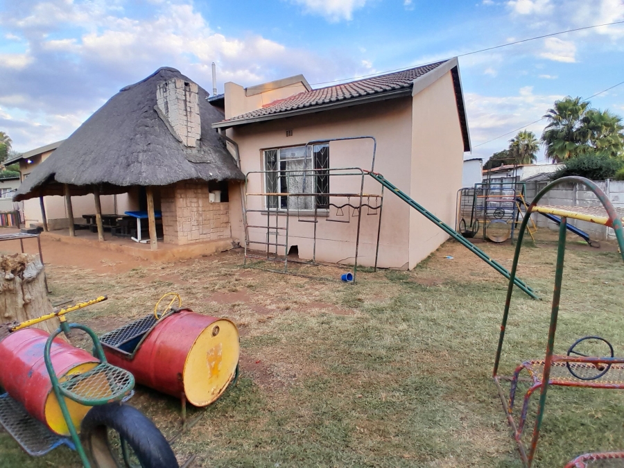 3 Bedroom Property for Sale in Oos Einde North West